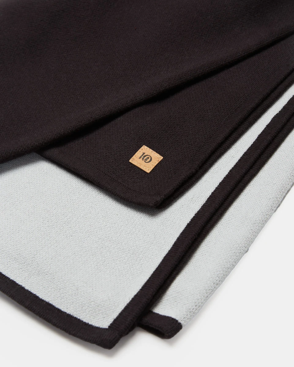 Tentree Cotton Juniper Blanket - Image 3